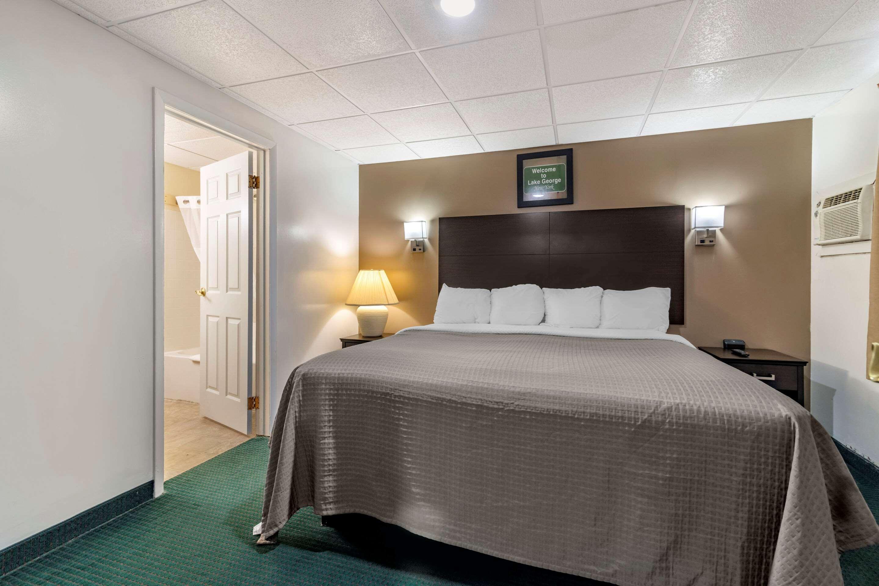Rodeway Inn Lake George Outlets Dış mekan fotoğraf