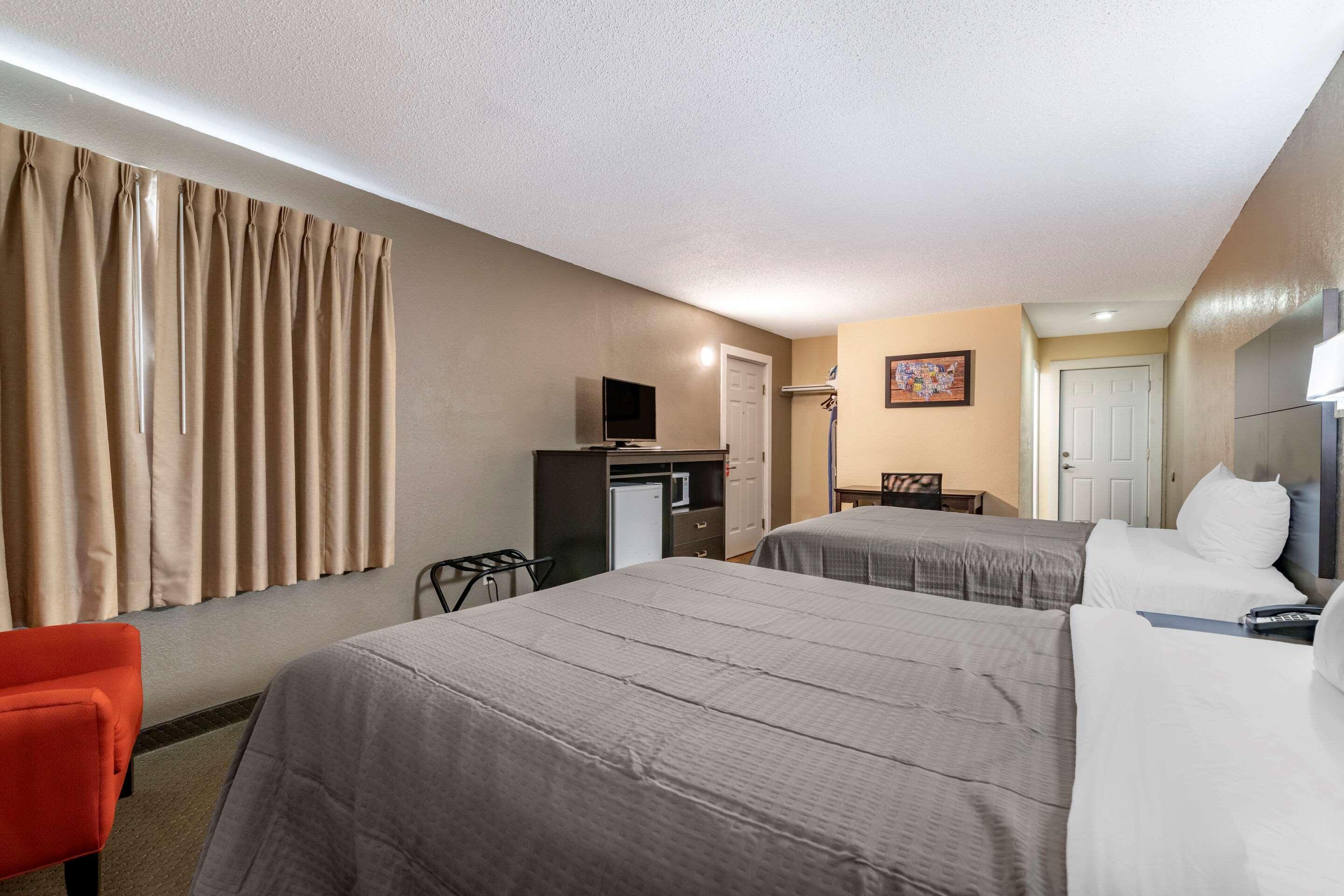 Rodeway Inn Lake George Outlets Dış mekan fotoğraf