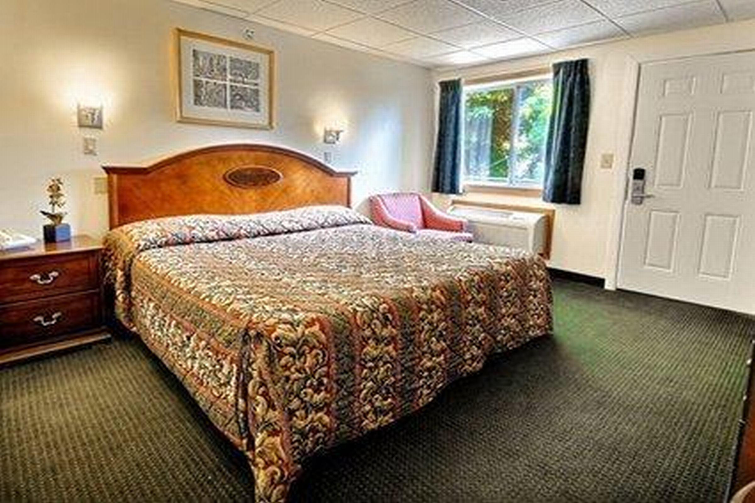 Rodeway Inn Lake George Outlets Dış mekan fotoğraf