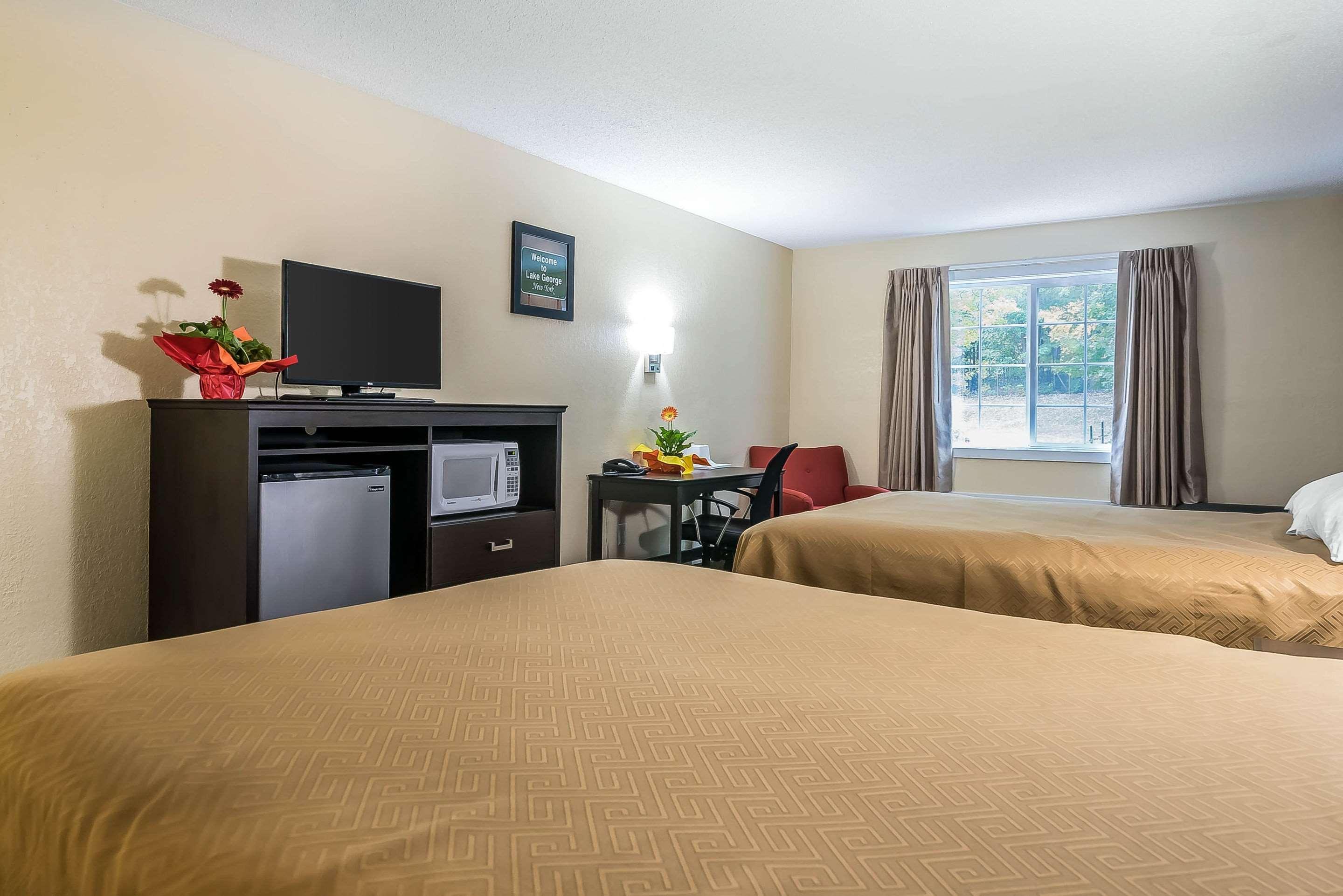 Rodeway Inn Lake George Outlets Dış mekan fotoğraf
