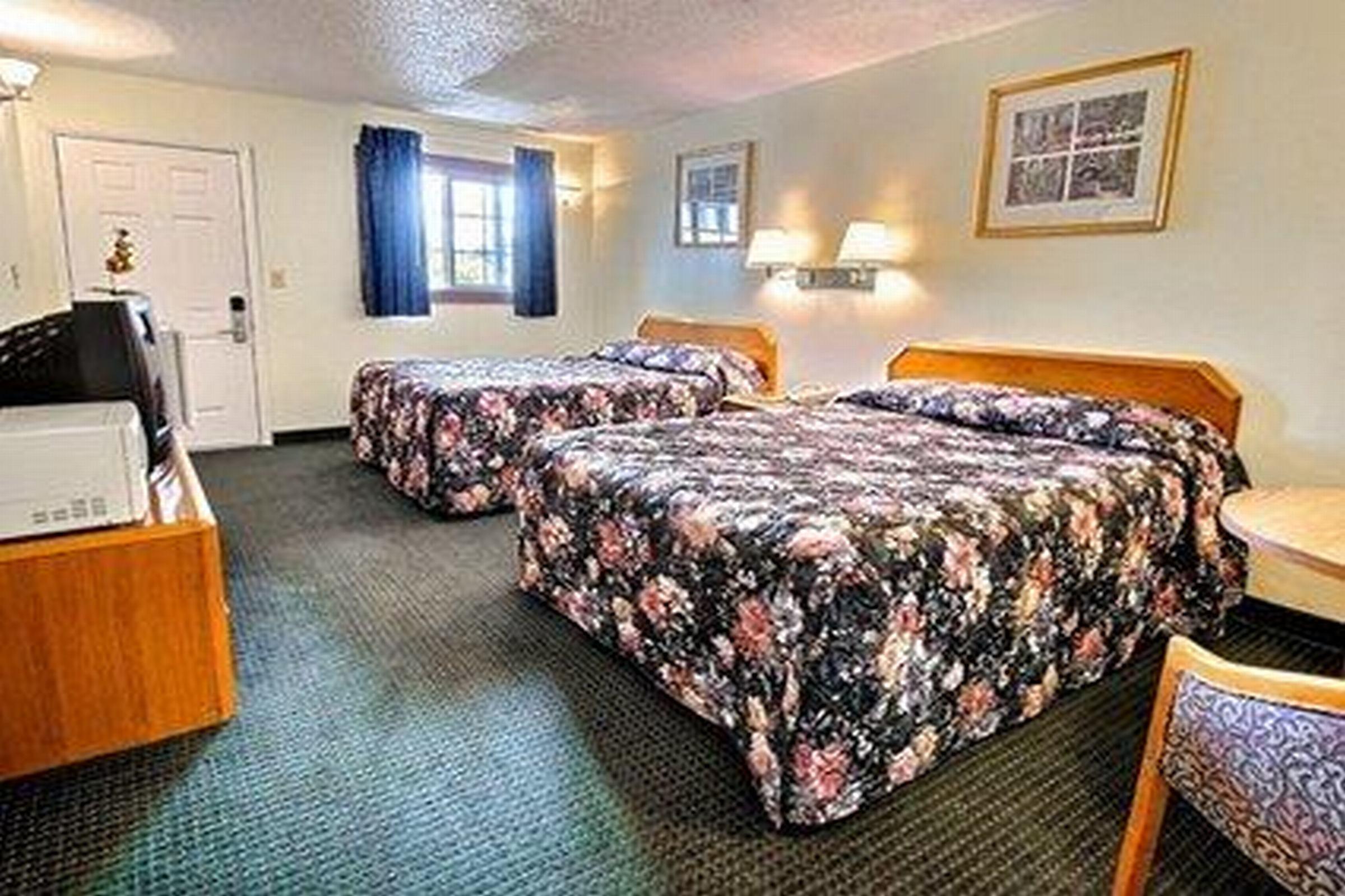 Rodeway Inn Lake George Outlets Dış mekan fotoğraf