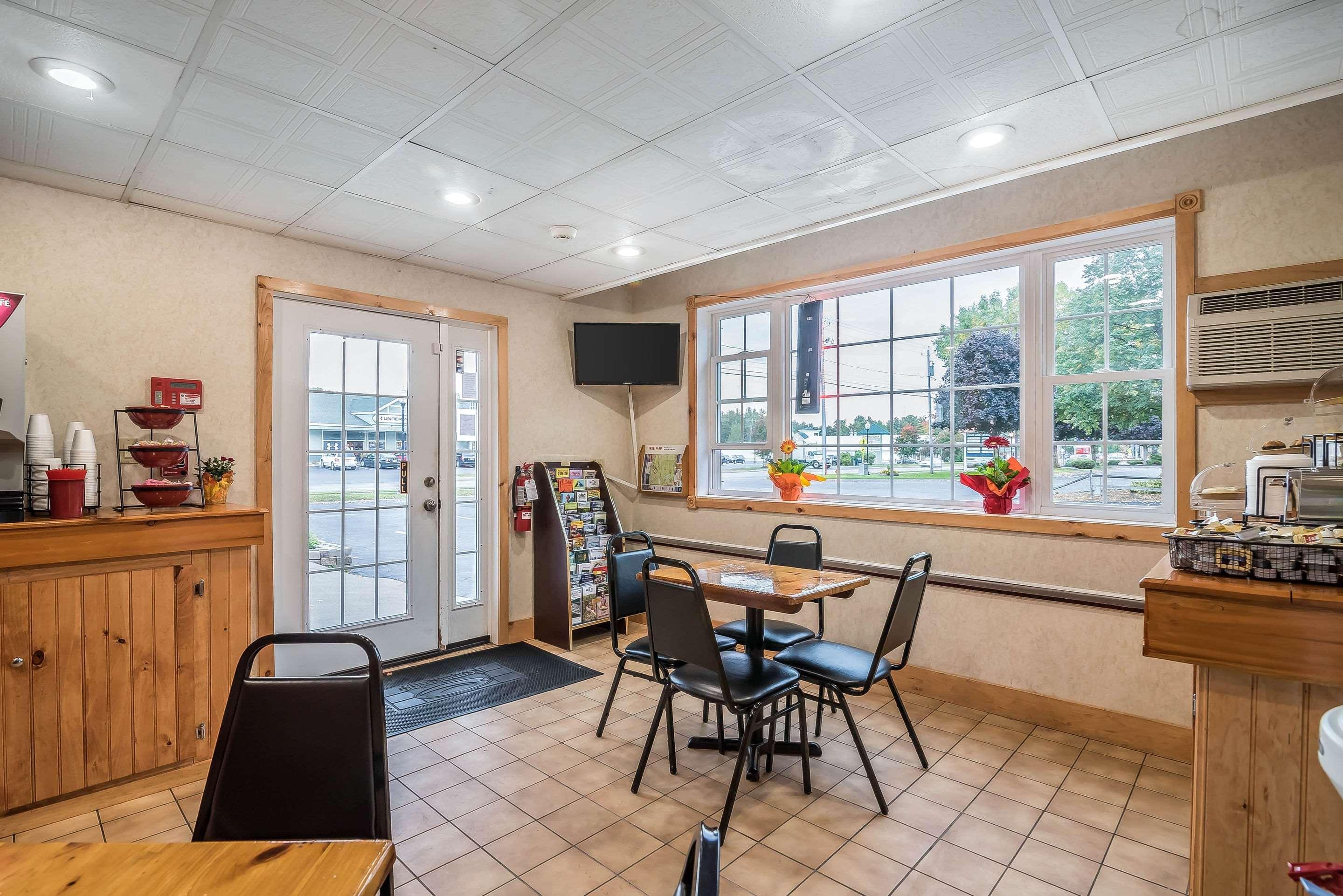 Rodeway Inn Lake George Outlets Dış mekan fotoğraf