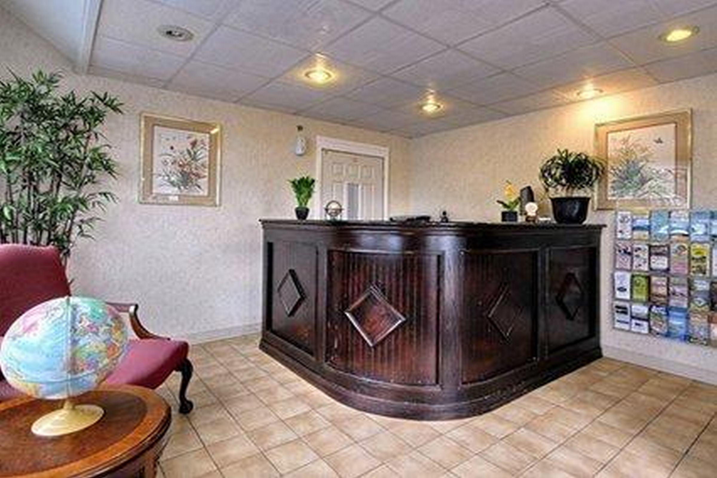 Rodeway Inn Lake George Outlets Dış mekan fotoğraf