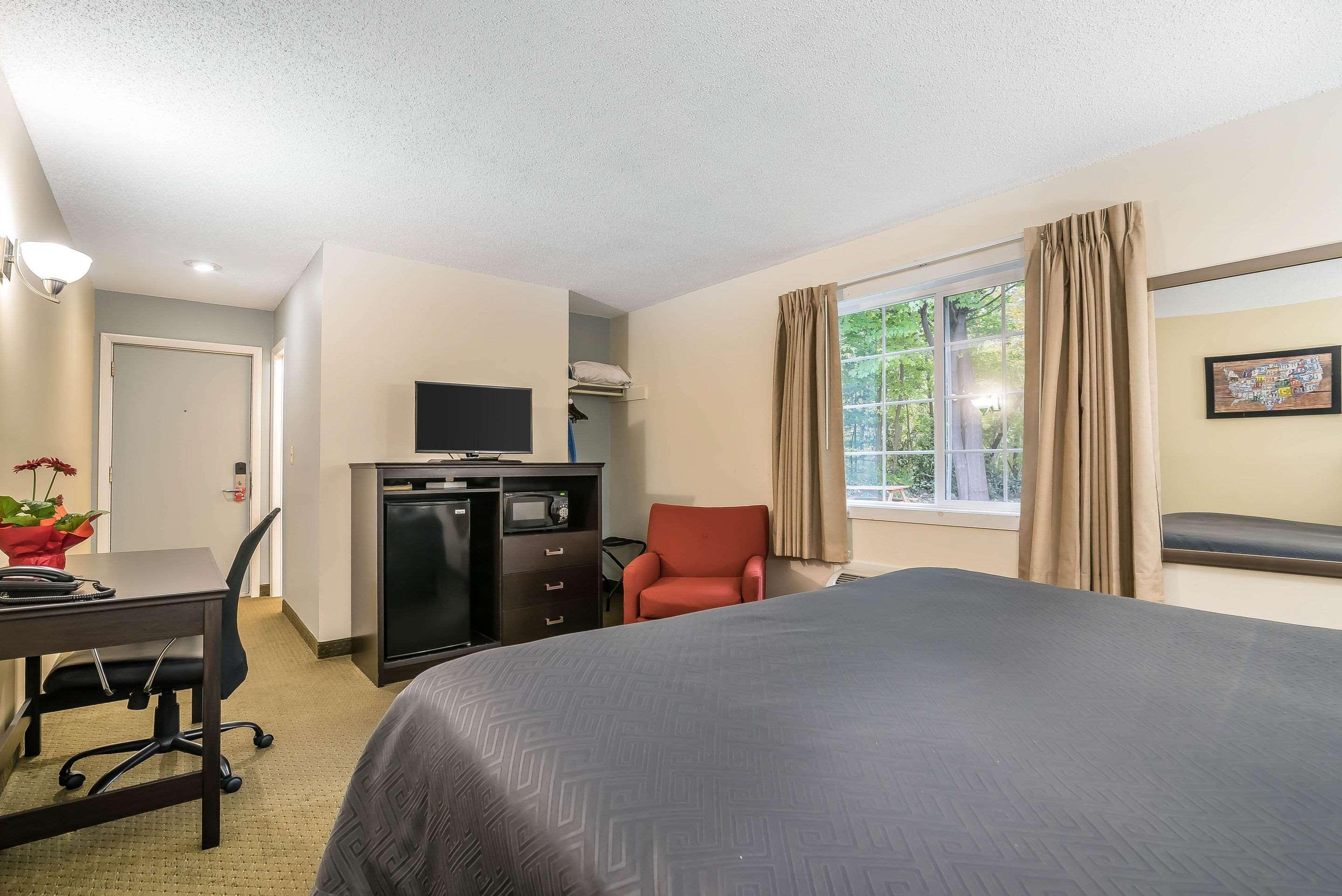 Rodeway Inn Lake George Outlets Dış mekan fotoğraf
