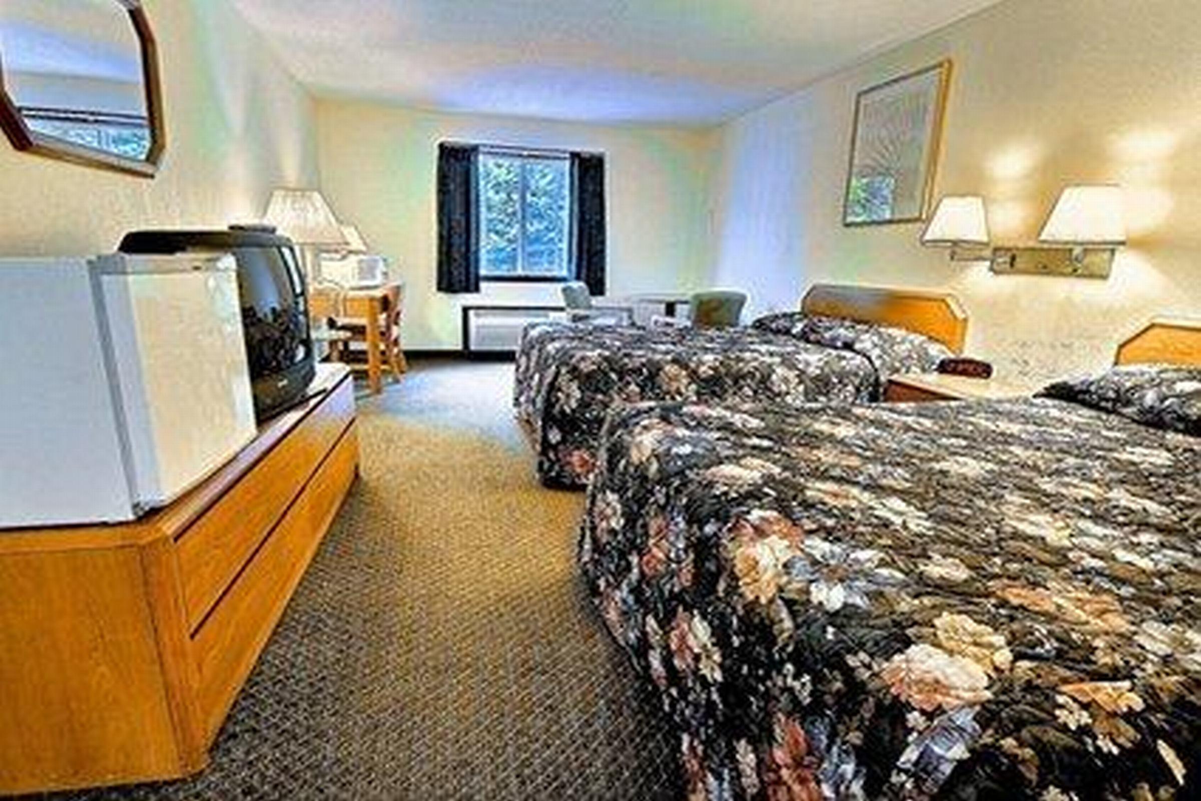 Rodeway Inn Lake George Outlets Dış mekan fotoğraf