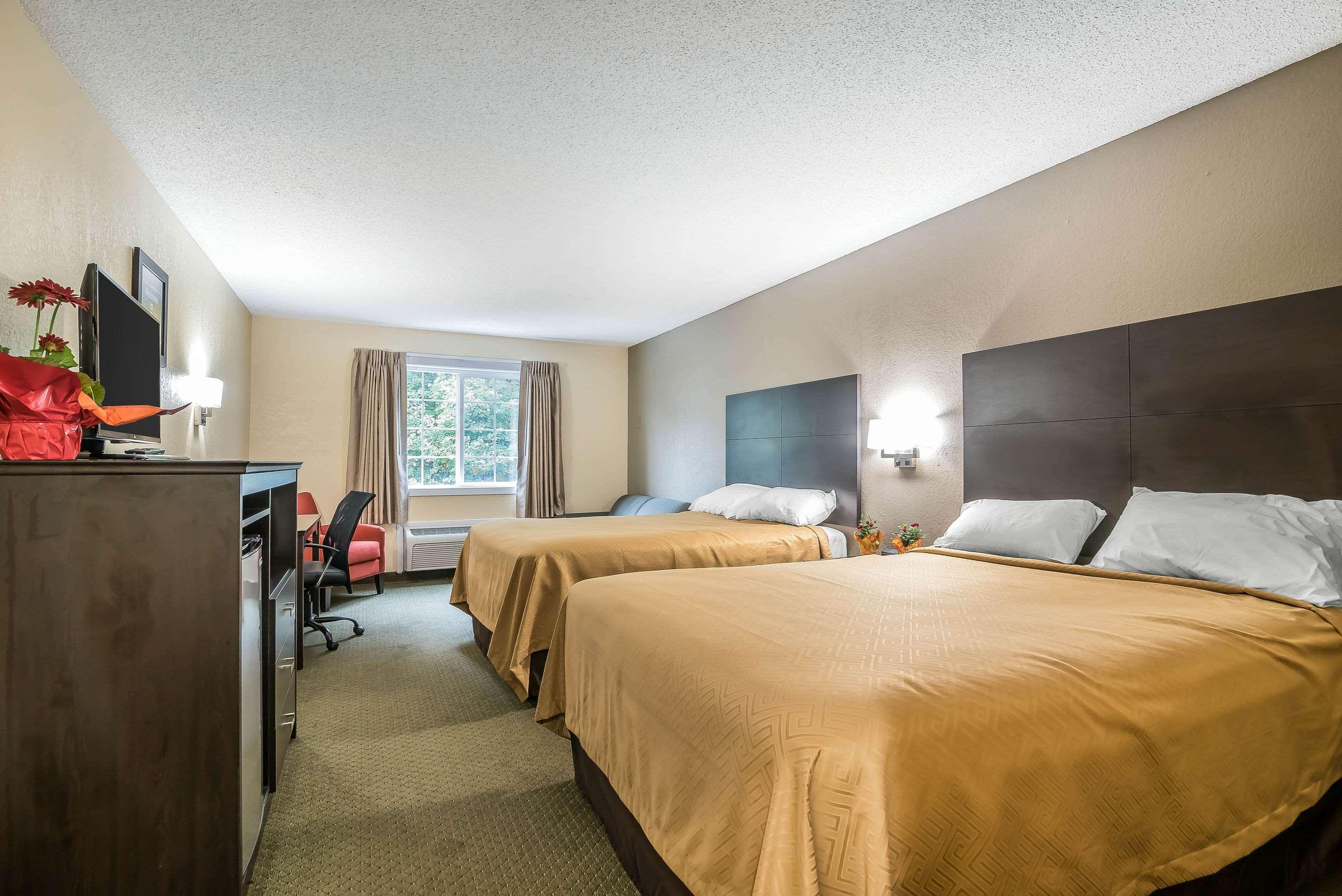 Rodeway Inn Lake George Outlets Dış mekan fotoğraf